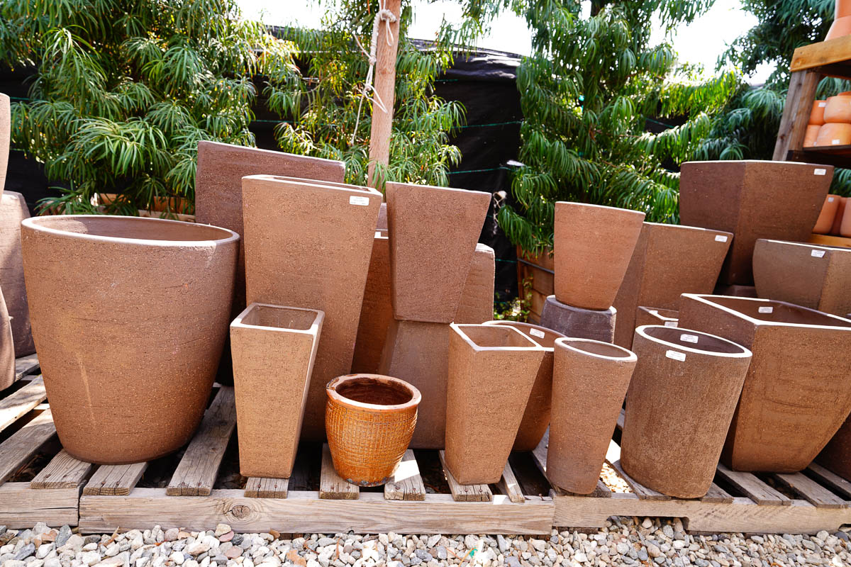 brown pots